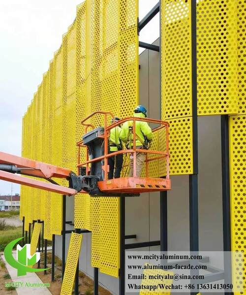 El último blog de la empresa sobre Arquitectura vibrante: por qué el revestimiento de aluminio perforado amarillo es el futuro de las fachadas modernas