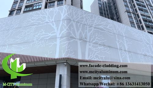 últimas noticias de la empresa sobre Proyecto de fachada de aluminio de paneles perforados de metal M-City en la ciudad de Foshan con diseño de árbol