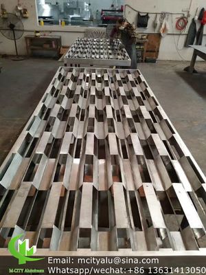 Buen precio cubierta de fachada de paneles sólidos de aluminio metálico de 2,5 mm de espesor para la decoración de fachadas de paredes cortinas en línea