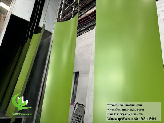 Buen precio Panel de revestimiento de aluminio perforado con recubrimiento en polvo de 3 mm para revestimiento de paredes de fachada metálica en línea