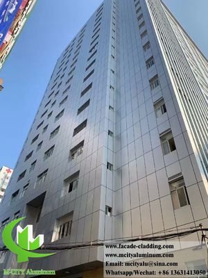 Buen precio Revestimiento de pared de aluminio macizo con acabado PVDF de 3 mm y garantía de 15 años y diseño perforado personalizable para fachada en línea