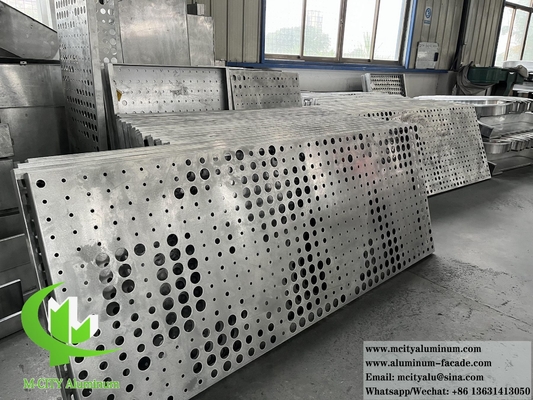 Película de aluminio de pantalla de metal perforante de 3 mm de espesor PVDF Revestimiento duradero para decoración de revestimiento de paredes exteriores