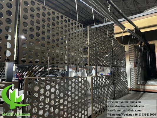 Panel de fachada perforado de aluminio con un grosor de 1,5-20 mm, colores variables para compras B2B