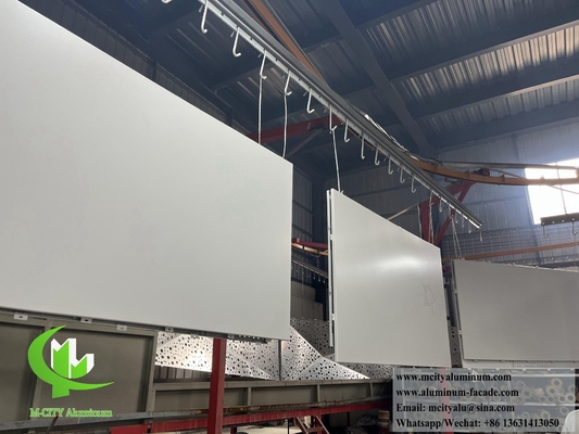 Escenas de aluminio perforadas para revestimiento de paredes de edificios con luz LED