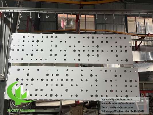 Facade de aluminio perforado de tamaño variable con alta resistencia a las condiciones climáticas