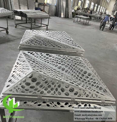 Sistema de fachada de chapa de aluminio con forma 3D revestimiento metálico perforado