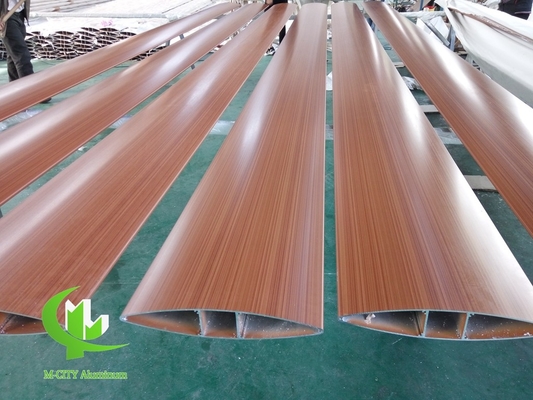 Proveedor de persianas de aluminio en China con acabado ovalado de forma de polvo revestido de sistema de aerorroles de 300 mm de ancho color de grano de madera