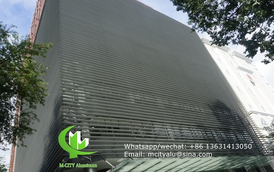 Revestimiento en polvo de aluminio de perfil aerodinámico arquitectónico con forma ovalada para pared cortina de fachada
