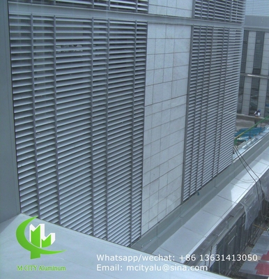 Revestimiento en polvo de aluminio de perfil aerodinámico arquitectónico con forma ovalada para pared cortina de fachada
