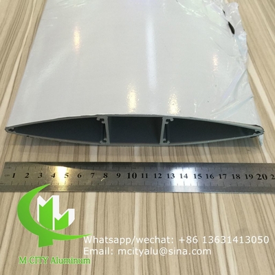 Ventana solar fija Arquitectónica de perfil aerodinámico Ventana de aluminio de forma ovalada para pared cortina de fachada