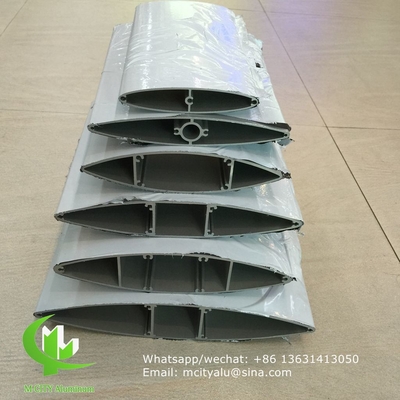 Revestimiento en polvo de aluminio de perfil aerodinámico arquitectónico con forma ovalada para pared cortina de fachada
