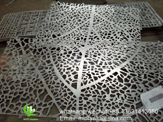 Panel de revestimiento de fachada de chapa de aluminio perforada cortada por láser CNC de 2,5 mm de espesor para pared