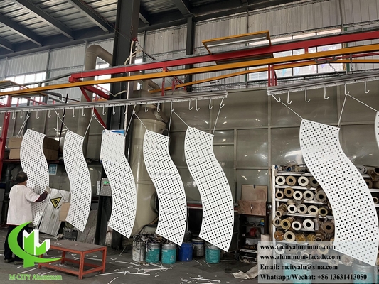 Revestimiento metálico de aluminio 3 mm Diseño personalizado Tamaño y color