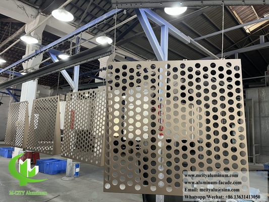 Panel de aluminio sólido de revestimiento metálico de color dorado con patrón de perforación