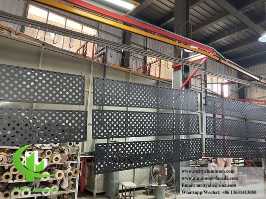 Panel de aluminio sólido de revestimiento metálico de color dorado con patrón de perforación