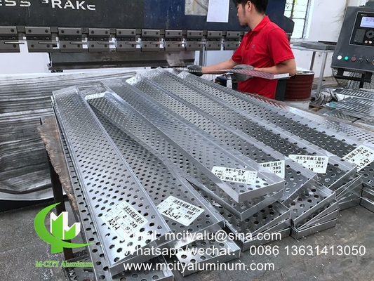 Panel de revestimiento de chapa de aluminio perforada