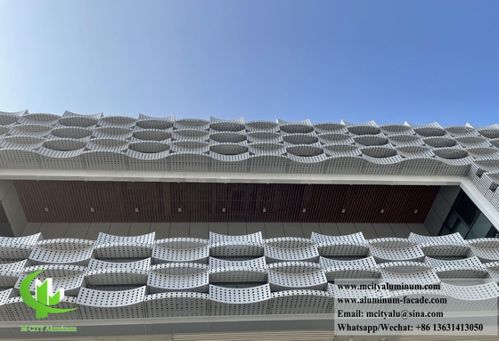 Revestimiento metálico de aluminio perforado a medida para la decoración de fachadas de paredes