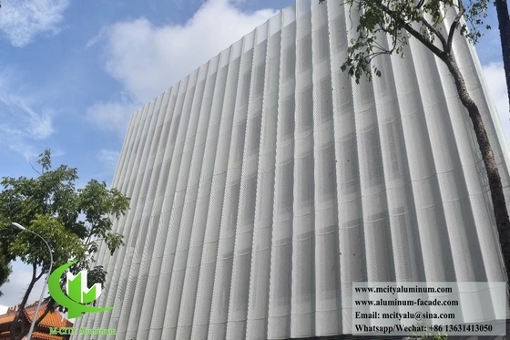 Fabricación de paneles de revestimiento de aluminio