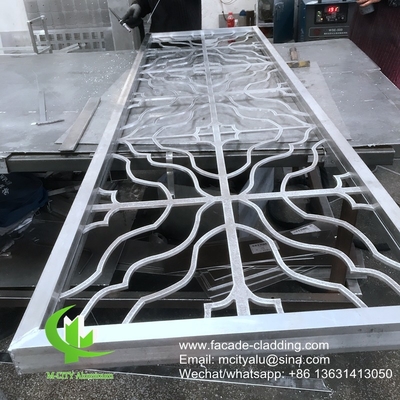 Panel de corte por láser de aluminio metálico utilizado para pantallas de ventanas con espesor de marco de 10 mm