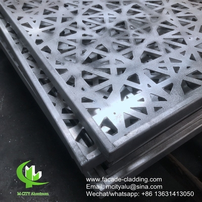 Panel de corte por láser de aluminio metálico utilizado para pantallas de ventanas con espesor de marco de 10 mm