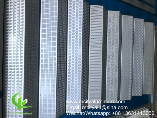 Panel de corte por láser de aluminio metálico con patrones de perforación de inicio utilizado para construir fachada estilo musulmán
