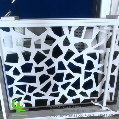 Panel de corte por láser de aluminio metálico con patrones de perforación de inicio utilizado para construir fachada estilo musulmán