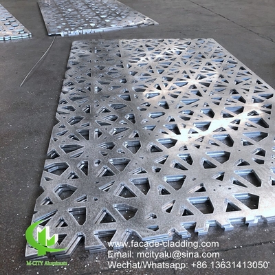 pintura de color blanco Revestimiento de paneles perforados de aluminio metálico para revestimiento exterior de fachadas