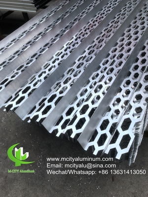 China PVDF Hoja perforada de aluminio metálico utilizada para fachada exterior del edificio audi