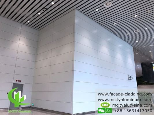 Techo de azulejos de aluminio para interiores y exteriores con revestimiento en polvo blanco a prueba de fuego