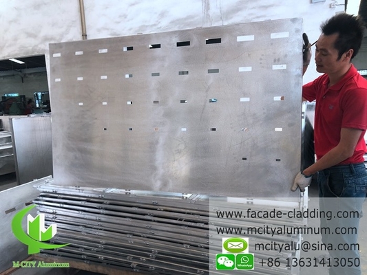 Fabricación en la cual se utilicen materiales de aluminio para revestimiento de paredes