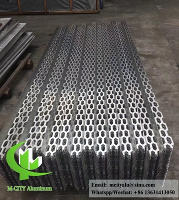Revestimiento de paredes de aluminio perforado