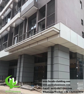 Fabricación de paneles de aluminio sólido para fachadas arquitectónicas