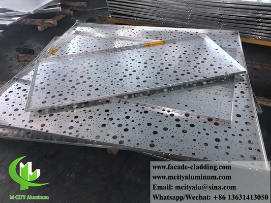 Pared de cortina de paneles metálicos de paneles sólidos de aluminio para revestimiento de fachadas de uso externo duradero