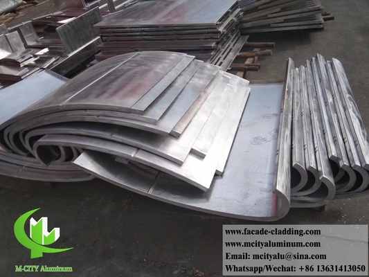 Película de aluminio para ventanas y fachadas