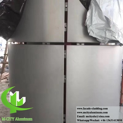 Fabricación de revestimientos para paredes de aluminio con fachadas metálicas perforadas PVDF de color natural o de óxido