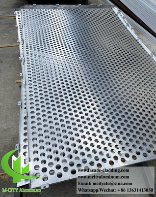 China fachada de metal perforado de aluminio de chapa PVDF de 2 mm de espesor color champán
