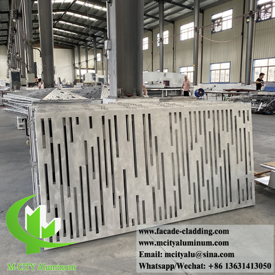Hojas redondas de aluminio perforado con patrones decorativos para decoración interior