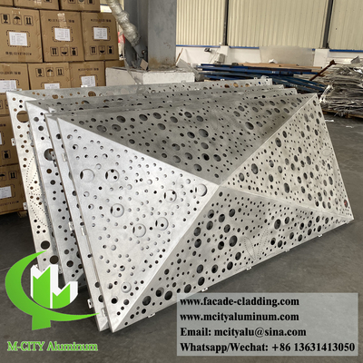 Hojas redondas de aluminio perforado con patrones decorativos para decoración interior