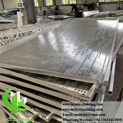 El material de aluminio cortado con láser para la pantalla metálica decorativa tiene un grosor de 2 mm, 1 m x 2 m.