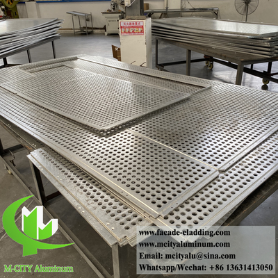 Pantalla metálica perforada fachada revestida de aluminio paneles sólidos chapa metálica con patrones decorativos