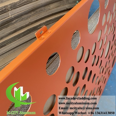 Pantalla metálica externa con perforación de los agujeros redondos patrones de color naranja recubierto de polvo