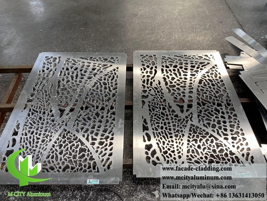 Pantalla de metal de 3 mm con diseños de hojas cortadas por láser para decoración de revestimiento de paredes interiores