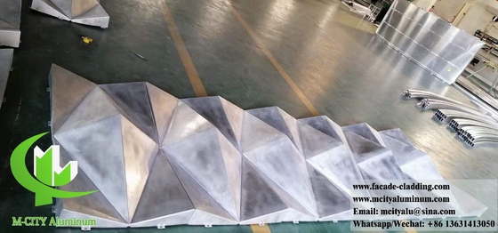 3D fachada de metal revestimiento de aluminio diseño hueco color de la franja 1m x 1m 3mm de espesor