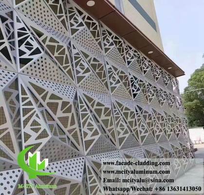 3D fachada de metal revestimiento de aluminio diseño hueco color de la franja 1m x 1m 3mm de espesor