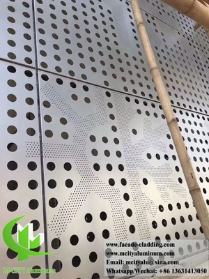 Fabricación de fachadas de aluminio con hoyos redondos con revestimiento metálico perforado