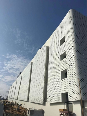 Revestimiento de paredes de metal arquitectónico Hoja de aluminio sólido con patrones para la decoración interior exterior de edificios