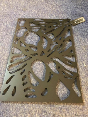 Panel metálico perforado a medida de 3 mm de espesor