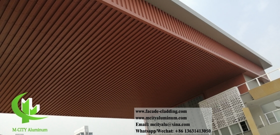 Paneles de techo de aluminio sólido exteriores impermeables impermeables con patrones huecos