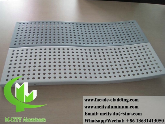Revestimiento de pared de aluminio sólido ondulado con patrones perforados en polvo revestido de blanco