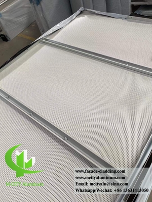 Techo metálico perforado Panel sólido de aluminio anti-herrumbre Decoración interior y exterior del techo